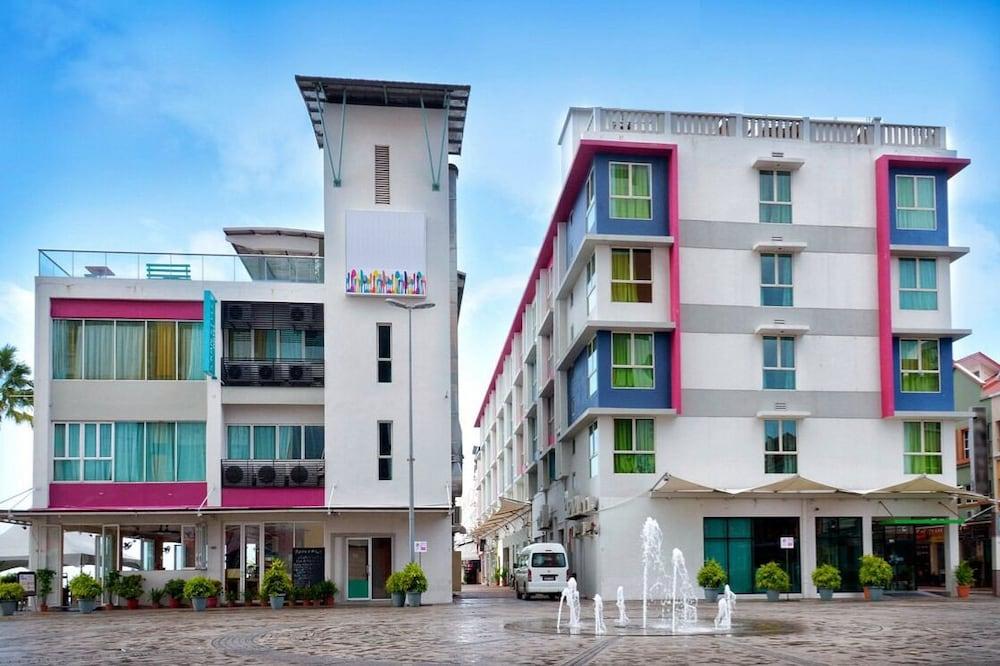 Hotel The Elopura 3*